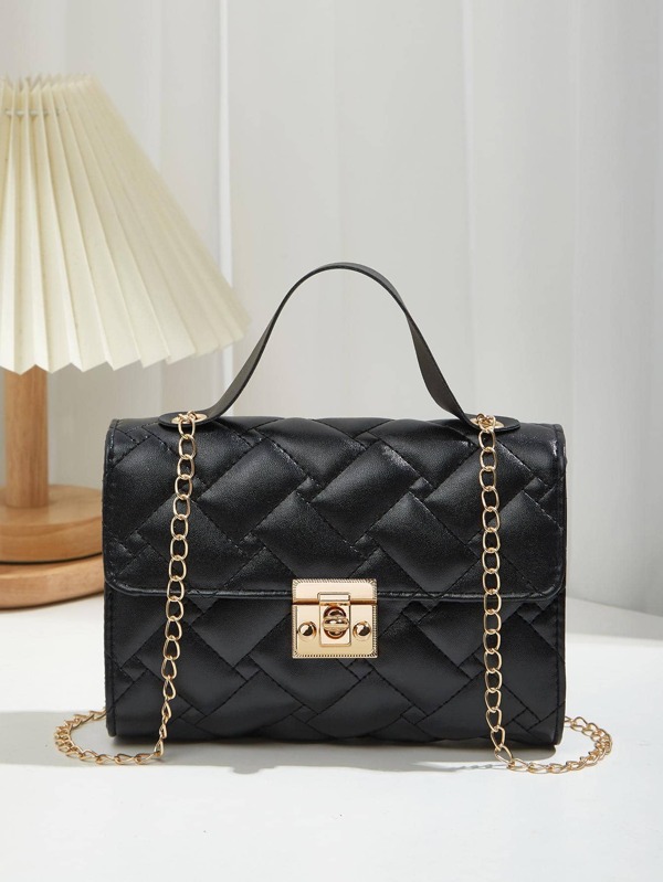 Sac carré à rabat en PU noir avec chaîne métallique. Petit sac à main noir portable, cadeau pour enseignants, idéal pour le travail, les vacances, le bureau, le shopping, les voyages et les . Parfait pour les femmes, les dames, avec un design minimaliste et  souple.