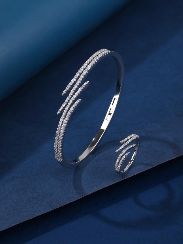 مجموعة مجوهرات سوار وخاتم ،زركون فخم ببريق لامع وتصميم موجة مائية مفتوح بنمط الأسورة، مناسبة للهدايا والاستخدام اليومي والعطلات للنساءرمضان