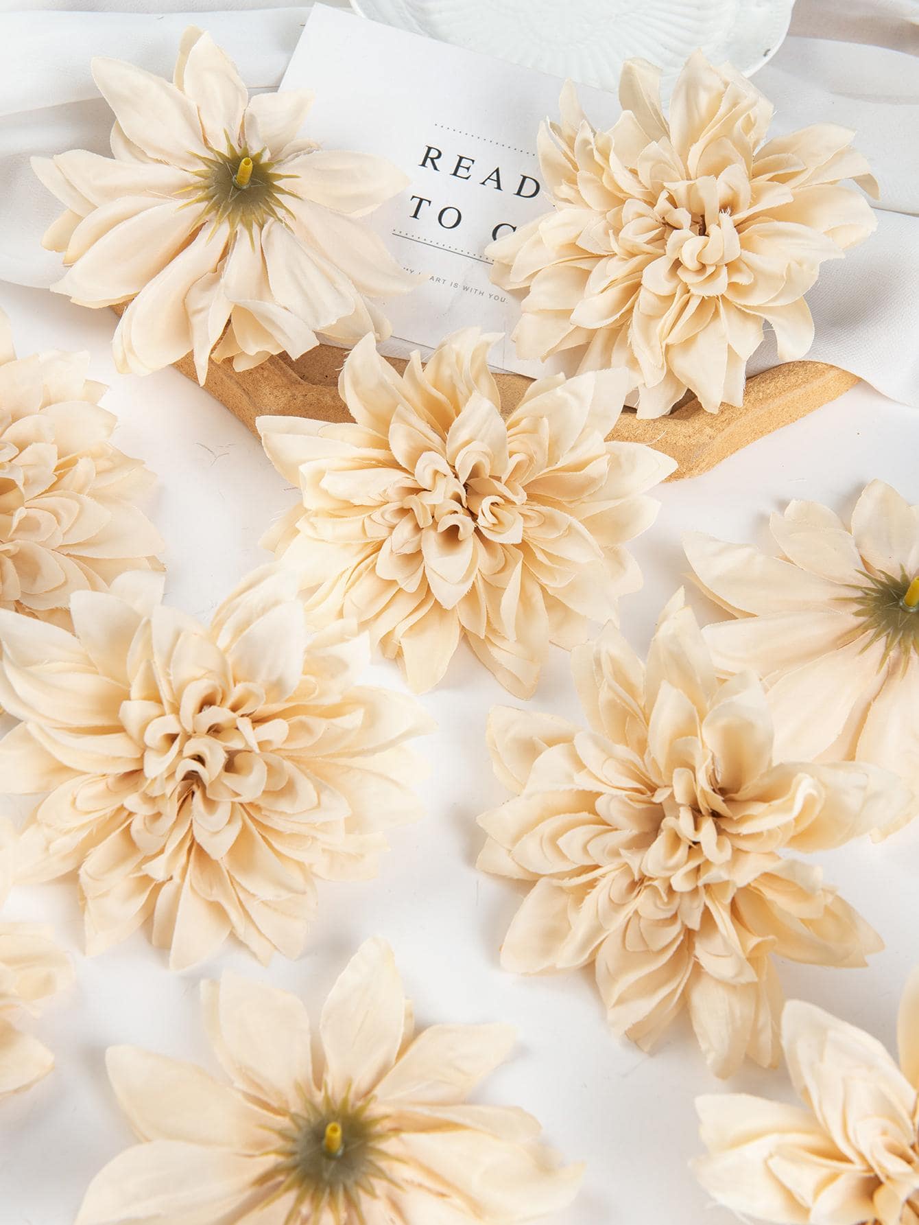 5/15/25PCS Artificial Flowers, Dahlias, Chrysanthemums, Wedding Decorations, Fake Plants Room Decor Fall Decorfake Flowers Garden Autumn Decor Centerpieces DIY Candy Boxes, Party Gifts, Decoration, Bride's Wrist Flowers, Holding Flower Boxes, Matching With Home Decor, Valentine's Day, Mother's Day Gifts, Flower Box Materials, New Year Decorations