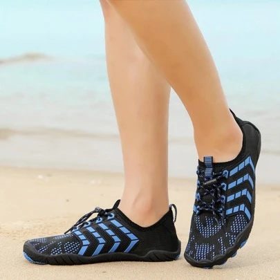 Slip-On Wear Swimming Shoes Upstream Shoes Lightweight Barefoot Water Shoes Breathable Quick-Dry Water Sports Shoes Beach Swimming Shoes