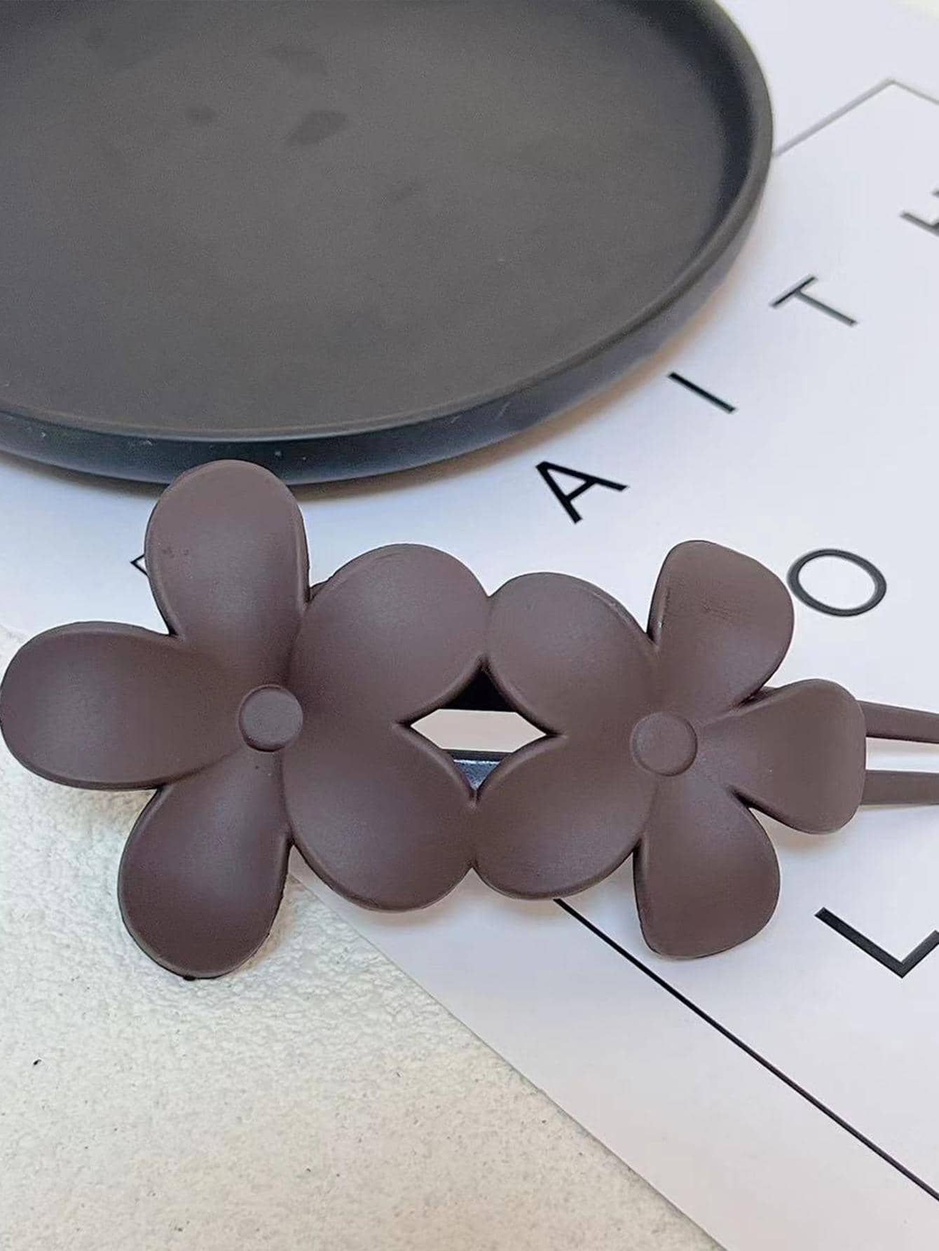 花朵裝飾髮夾 - 咖啡棕 - 查看 1