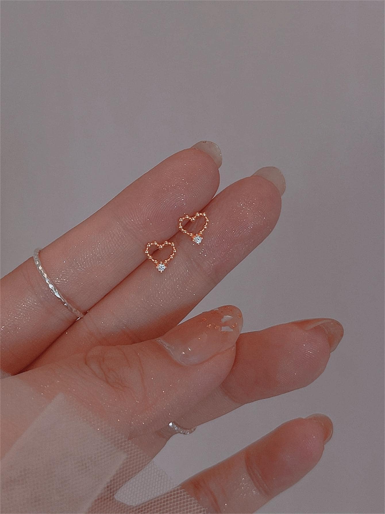 CHOSHILAR 1 对方晶锆石装饰心形耳钉 情人节、妈妈、母亲、母亲节、礼物 - 玫瑰金 - 查看 1