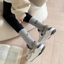 4双随机发货，男女通用中筒袜，适合春夏秋三季。搭配字母P图案的鲨鱼裤。运动纯色黑白袜，秋季 - 彩色 - 查看 2