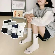 4双随机发货，男女通用中筒袜，适合春夏秋三季。搭配字母P图案的鲨鱼裤。运动纯色黑白袜，秋季 - 彩色 - 查看 5