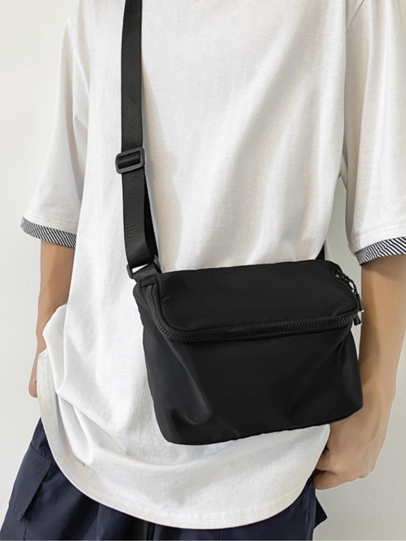 多功能男士簡約方包素色休閒風格單肩包斜挎包休閒包高中生大學生新生包 - 黑色 - 查看 1