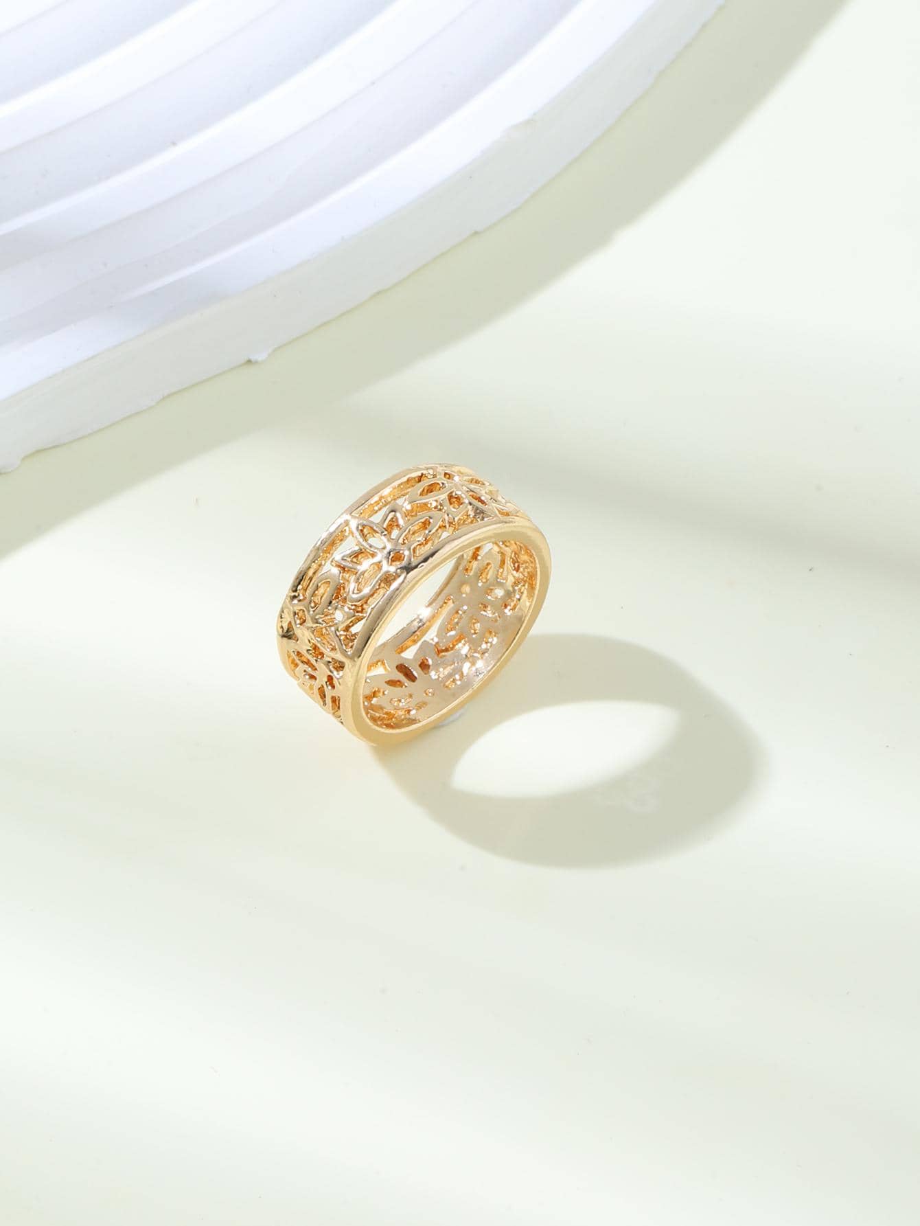 鏤空戒指 - 金色 - 查看 1
