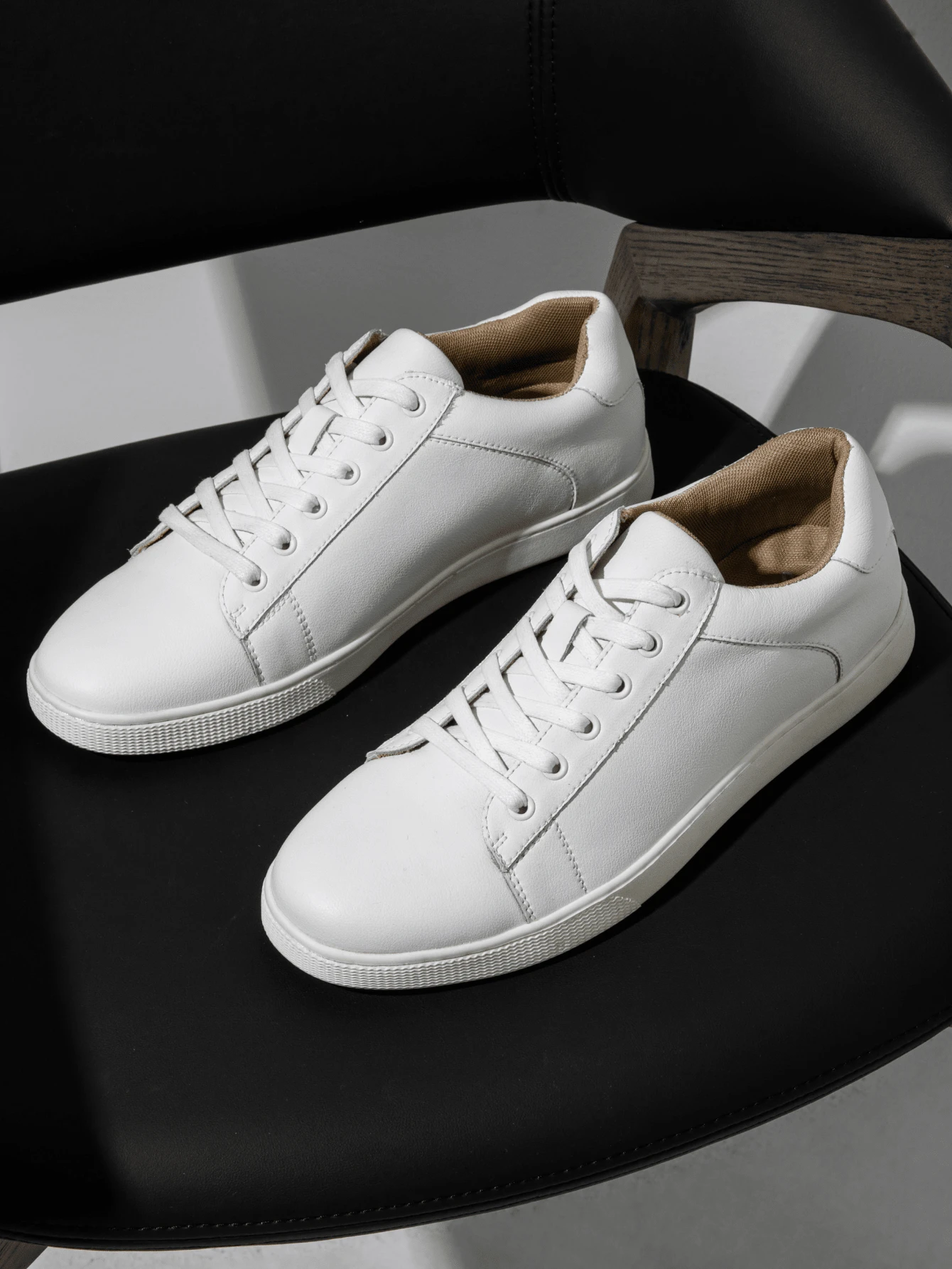SHOESMALL Men's Leather Black Sneakers Business Casual Brown Shoes For Men Fashion Dress Sneakers Breathable White Sneakers - trắng - Xem 1