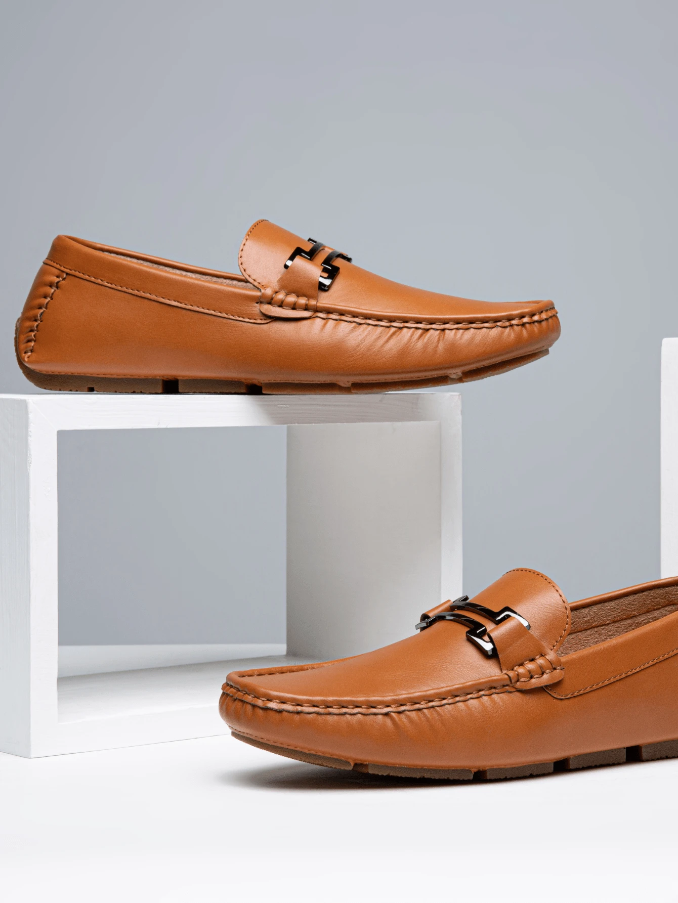 SHOESMALL Men's Loafers Casual Slip On Shoes Soft Penny Loafers for Men Lightweight Driving Boat Shoes - 棕色 - 查看 1