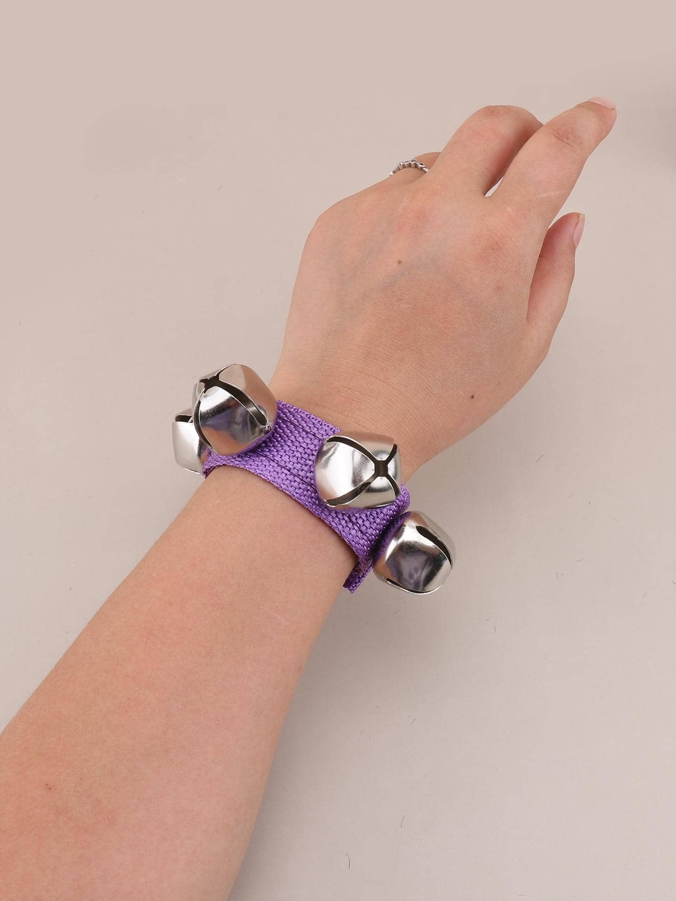 1入組不銹鋼音樂玩具，有趣手搖鈴，適用於幼兒教育 - 紫色 - 查看 1