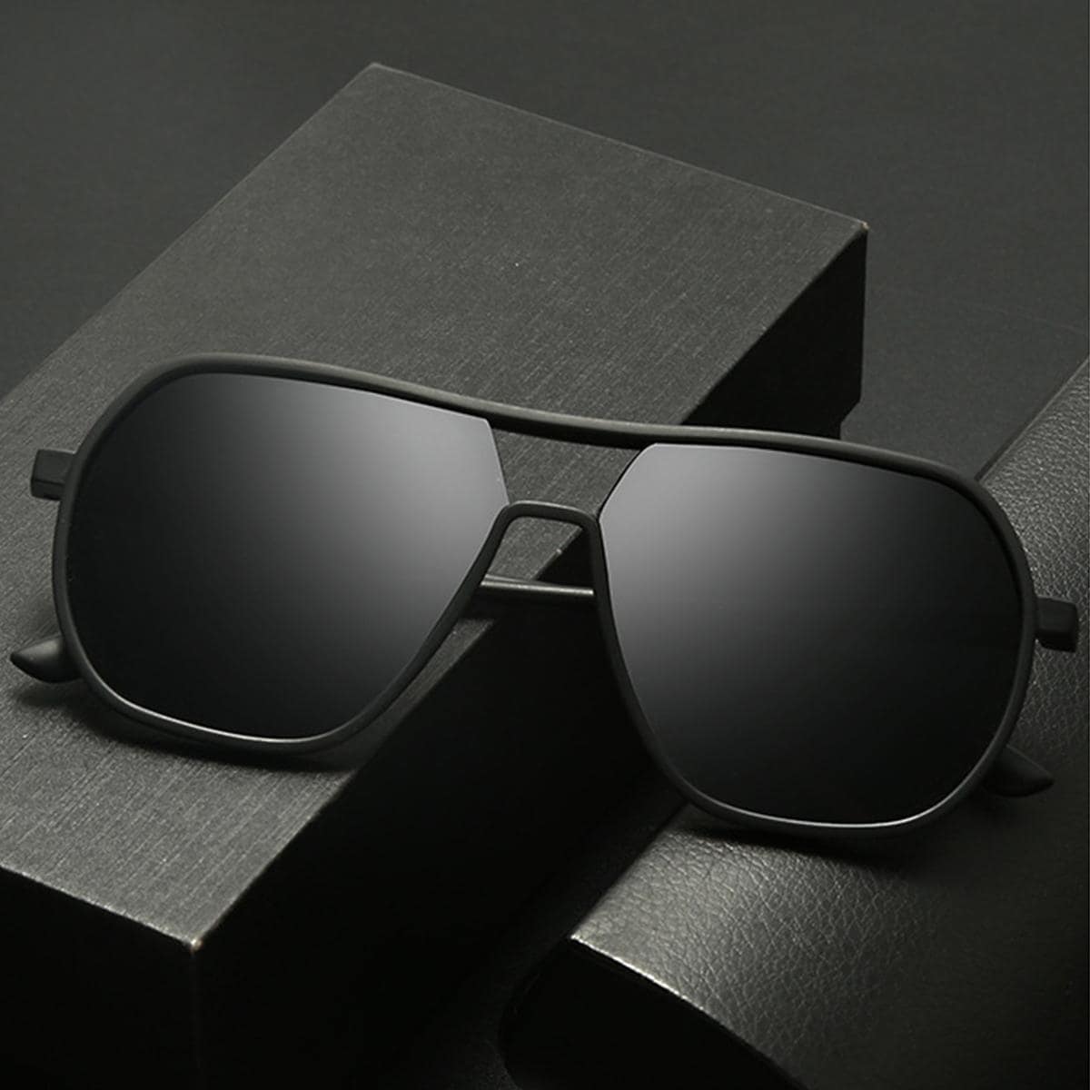 男士橫飾太陽眼鏡