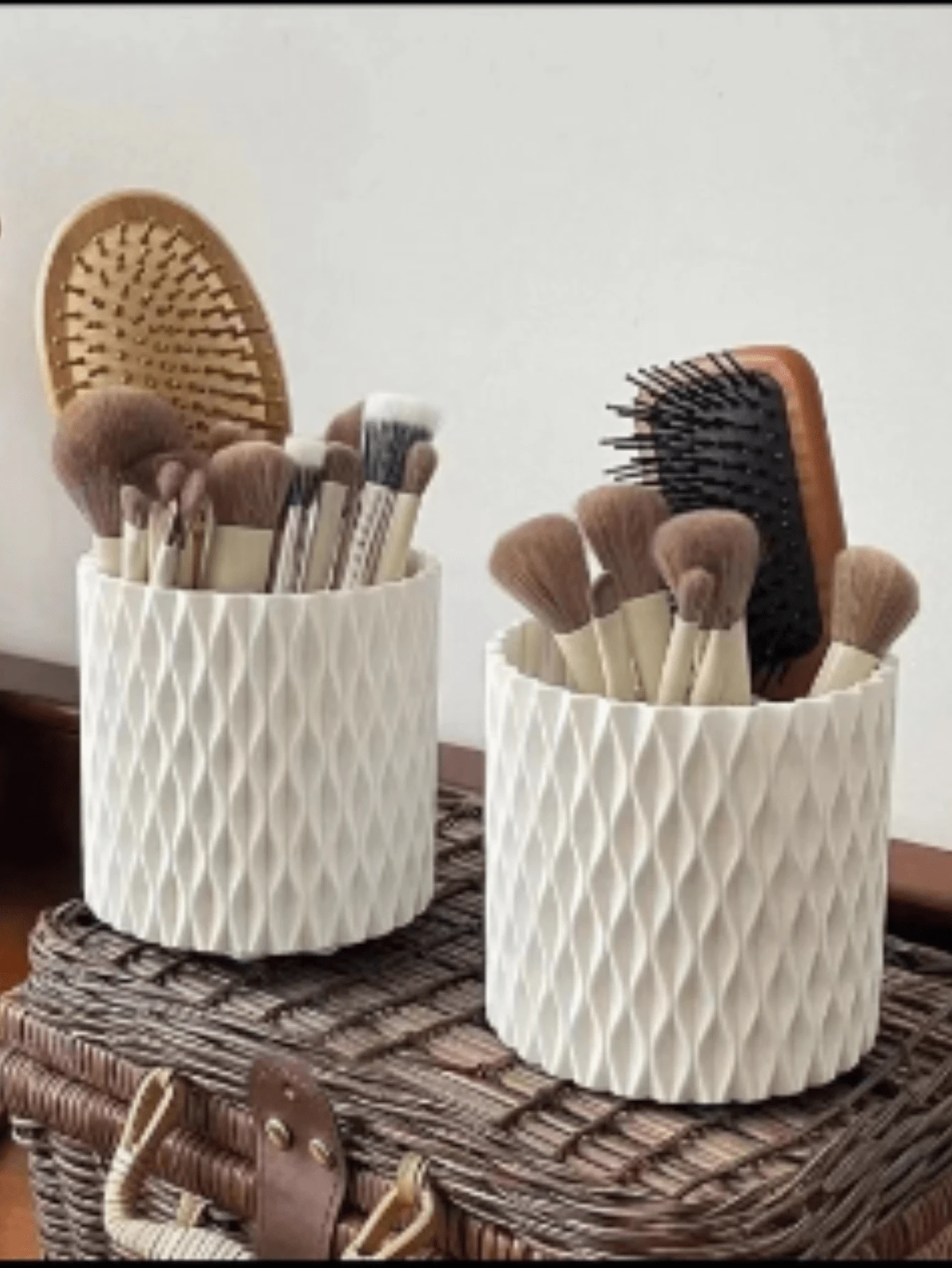 1pc Solid Color Storage Box, Nordic Plain Color Makeup Brush Storage Holder For Home - White - View 1