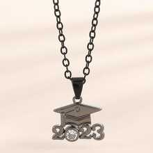 Collar con colgante de sombrero de graduación para hombre para decoración diaria para una apariencia elegante - Negro de pistola - Ver 2