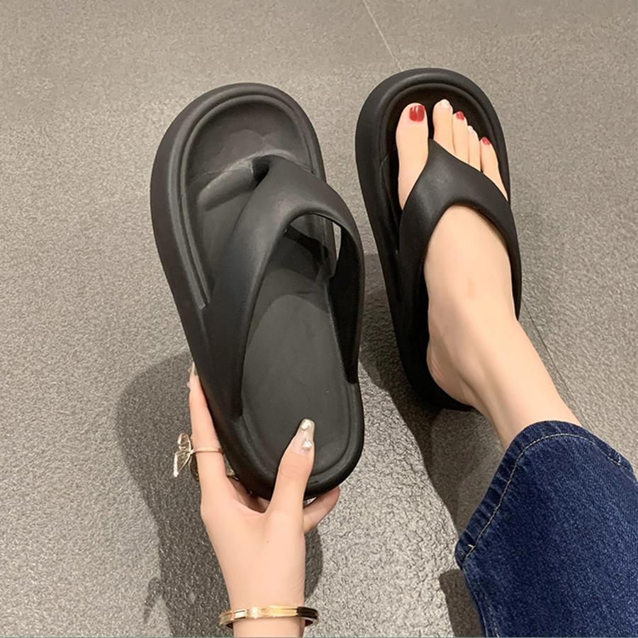 New Arrival Fashionable Black Simple Flip-FlopsSlippers For Home - Black - View 1