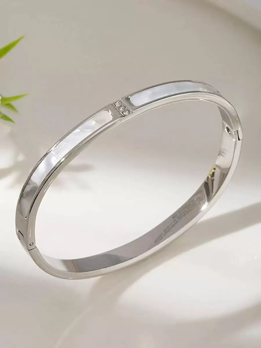 1pc Stainless Steel Non-Fading Fashion Minimalist Luxury Niche Design Ins Style Sweet Elegant Exquisite Creative Personalized White Shell With Bracelet, Suitable For Daily Wear, Gift For Friends, Accessory - Silver - View 1