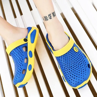 Men Expression Patch Decor Hollow Out Design Clogs, Fashion Two Tone PVC Vented Clogs For Summer