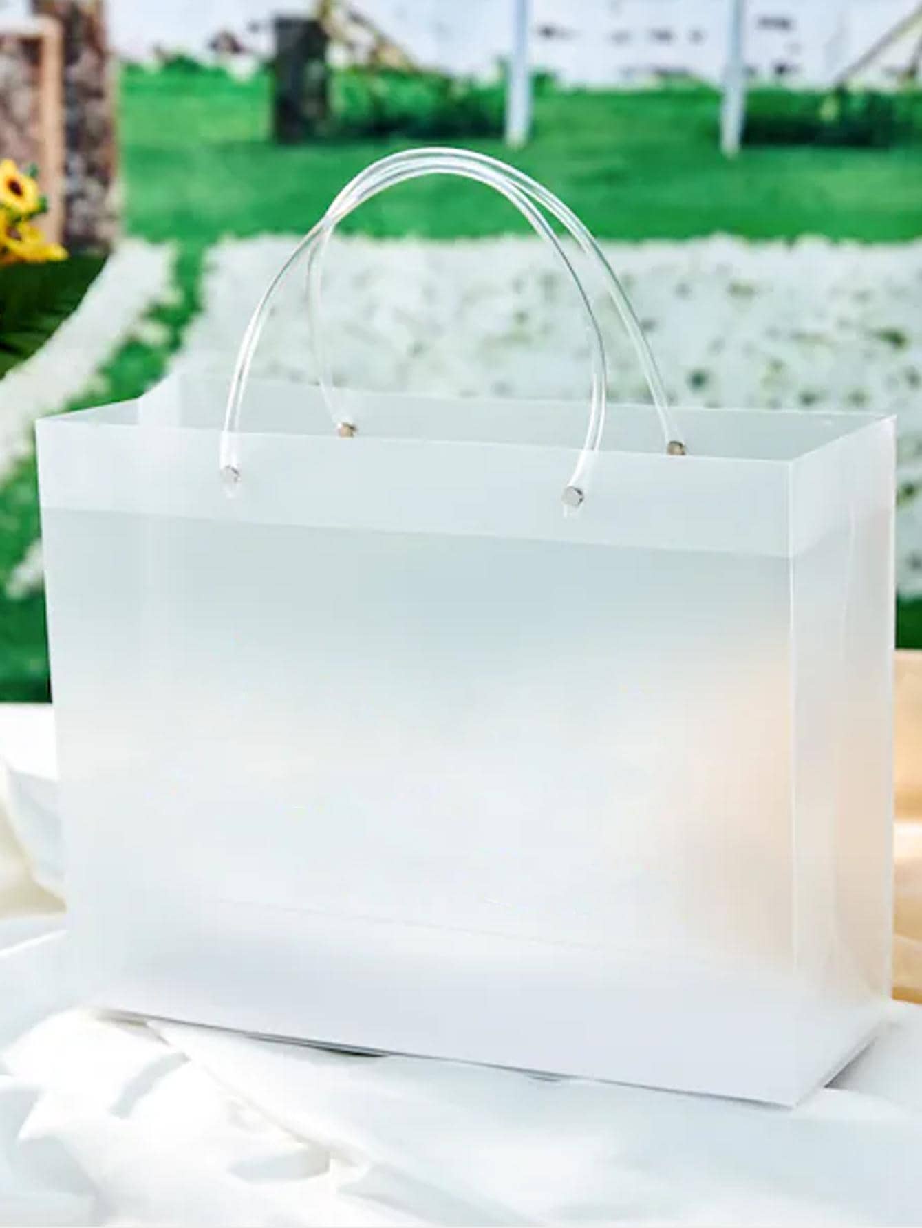 1 túi quà trong suốt - trắng - Xem 1