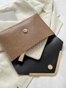 鱷魚壓紋翻蓋信封包優雅金屬裝飾 - 卡其色 - 查看 6