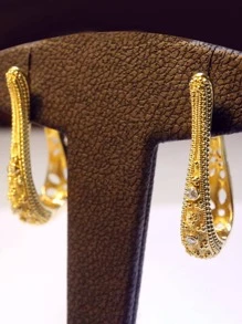 1對優雅圓耳環適合女士適合情人節禮品結婚紀念日派對首飾類 - 金黃色 - 查看 4