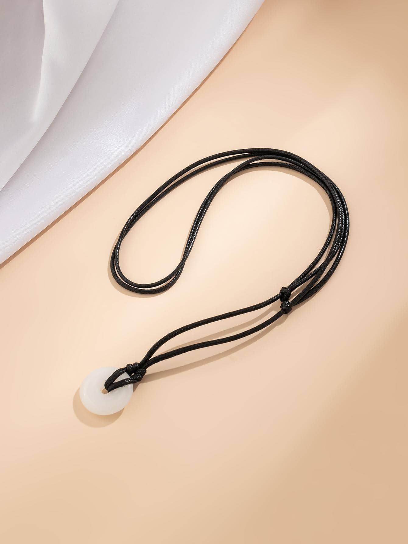 1pc Fashion Round Pendant Necklace For Women For Gift - White - View 4