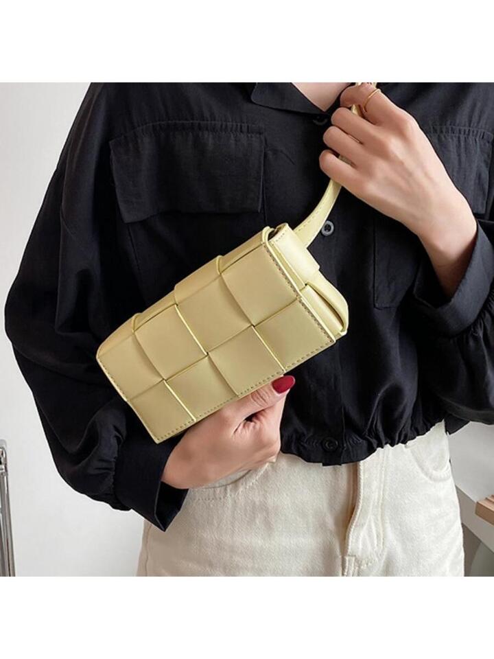 Update more than 163 small shoulder bag trend esthdonghoadian