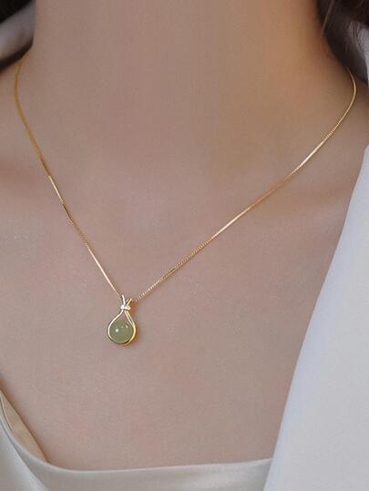 Collar con accesorio gota de agua