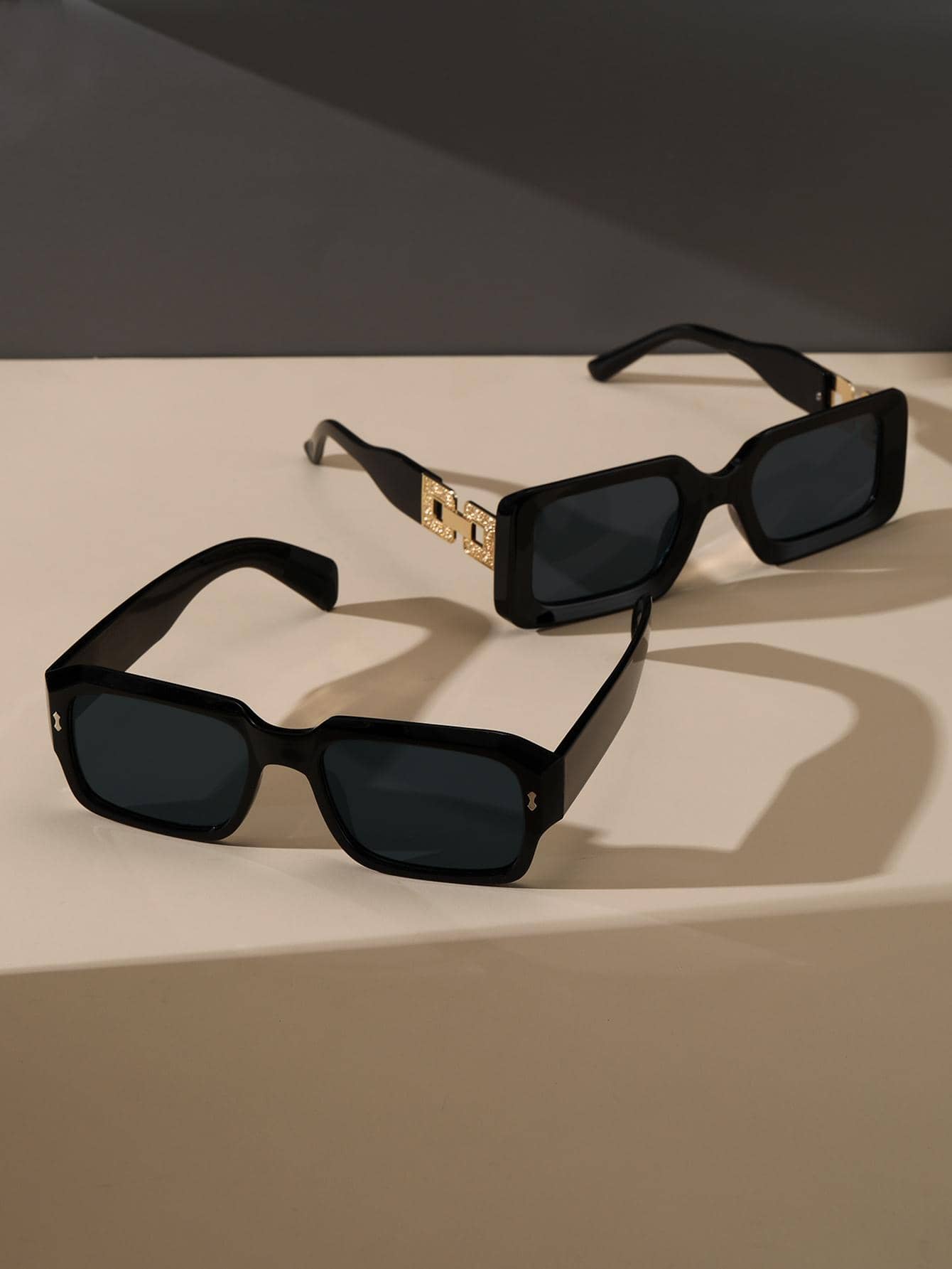 2 pares de gafas de mujer con montura cuadrada, accesorios de playa, adecuados para vacaciones de verano en la playa, viajes al aire libre - Gris - Ver 1