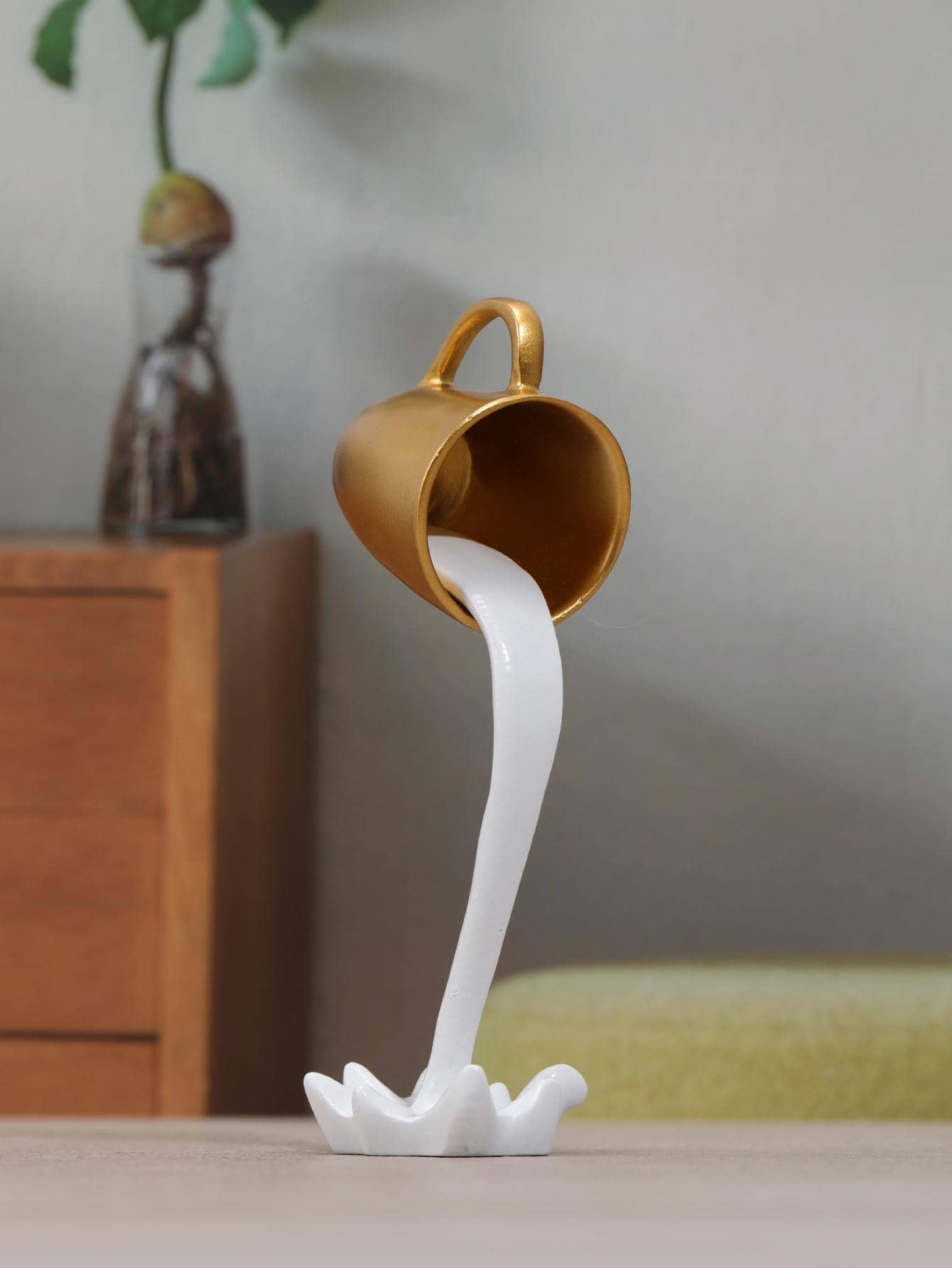1 pieza Objeto decorativo de poliresina, diseño de taza de café metálica creativa como objeto de decoración para el hogar, mejor regalo - Multicolor - Ver 1