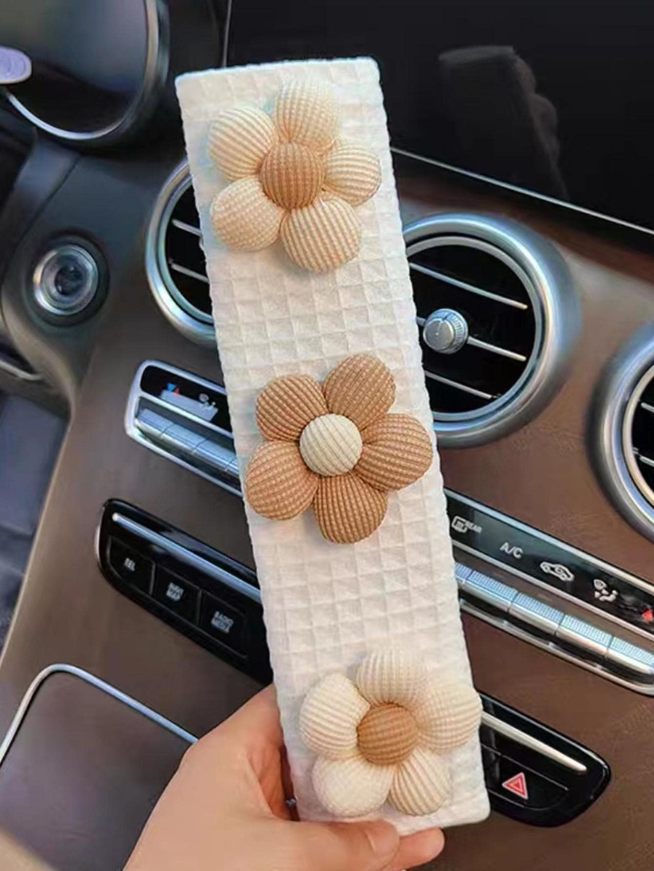 1pc Flower Decor Waffle Design Polyester Car Seat Belt Shoulder Protector