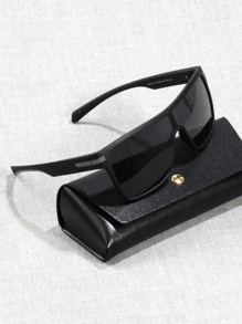 一副男士灰色包框时尚眼镜，适合户外街头海滩，打造街头风格，可搭配毛衣、夹克、卫衣、连帽衫、皮裤和工装裤，是夏季海滩度假、户外活动和旅行的理想之选。 - 灰色 - 查看 3