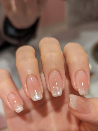 貓眼式自貼美甲中型棺材形假指甲，閃亮法式指尖假指甲，帶設計有光澤的全覆式貼式人工壓克力指甲，適用於女性女孩子用的24片指甲補給品