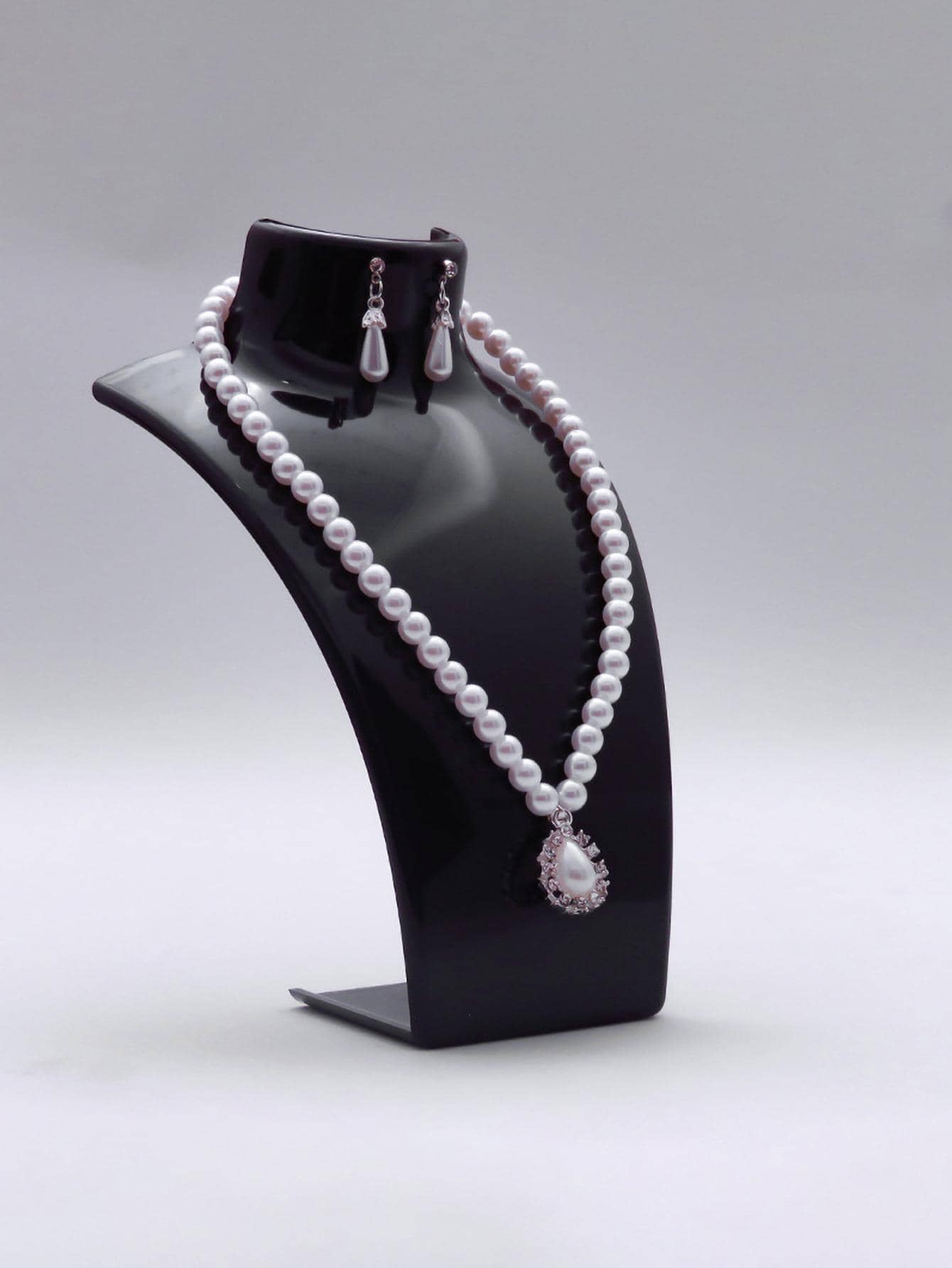 1 pièce Tour à bijoux en plastique, support de présentation de colliers de conception de figure moderne pour la maison et la rentrée scolaire
