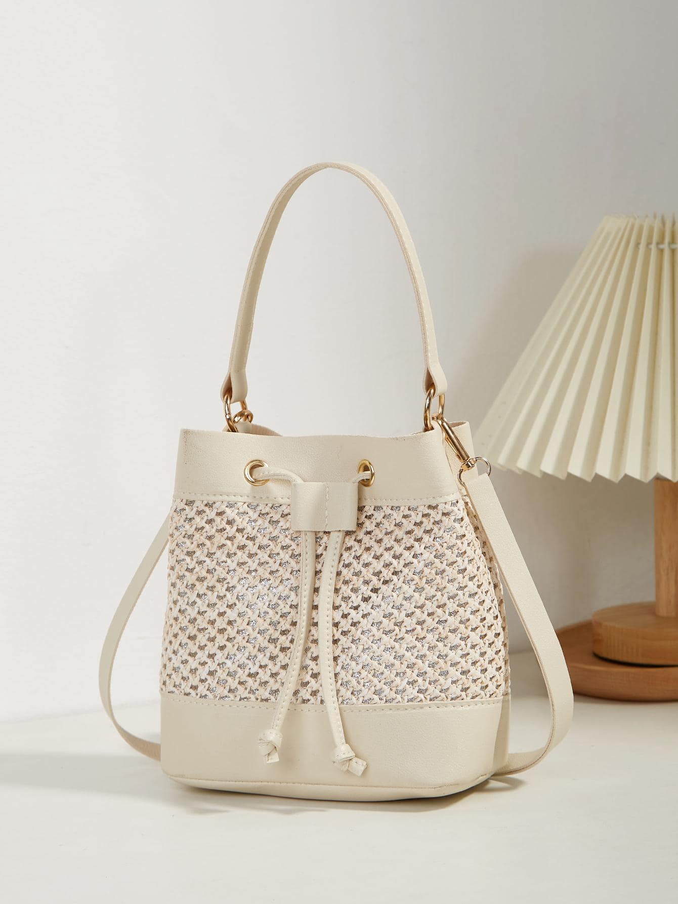 迷你草编包镂空抽绳顶部手柄 PU 面板度假便携，单个小钱包学院、中学、高中、返校、旅行、户外适合少女、在校学生、青少年复古、柔软、时尚、简约草编包 - 杏色 - 查看 1