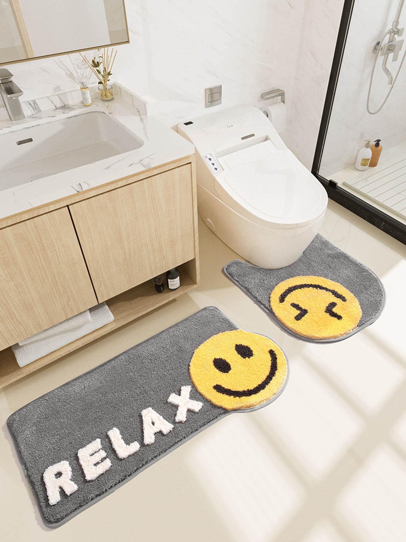 1pc Letter Graphic Bath Rug, Modern Polyester Water Absorption Bath Mat For Bathroom - Multicolor - View 1