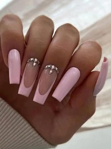 Mejore su estilo al instante con un conjunto completo de 24 piezas de uñas postizas rosadas con forma de ataúd francés con diamantes de imitación, que incluye 1 tubo de pegamento en gel y 1 lima de uñas. Suministros de uñas