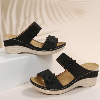 新品到貨大碼43女性防水台涼鞋帶坡跟跟適合夏天海灘