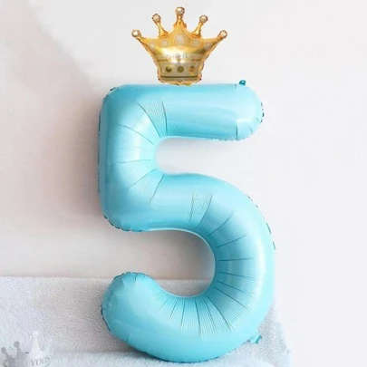 1 个数字和 1 个皇冠形生日派对气球（不含充气吸管，皇冠和数字分开），回到学校情人节