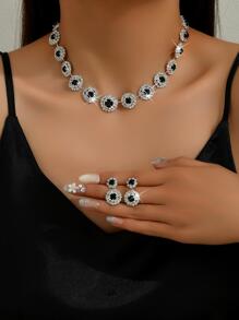 Bộ trang sức màu đen với toàn bộ đá zircon, bao gồm vòng cổ và hoa tai - màu đen - Xem 12