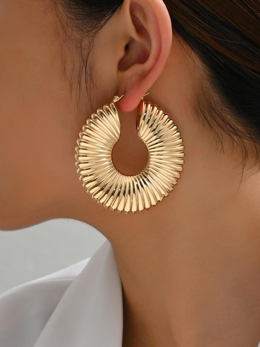 1 Pair Classic Geometric Minimalist Earrings, Hollow Round Hoop Earrings, Fashionable & Versatile Women Jewelry - Yellow Gold - View 1