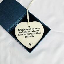 1pc Heart-Shaped Ceramic Tile Gift Set, Inspirational Positive Gifts For Women, Friends, Classmates, Colleagues, Family - "It's Not What We Have In Life But Who We Have In Our Life That Matters" - White - View 3