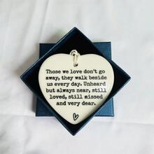 1pc Heart Shaped Slogan Graphic Memorial Gift - White - View 4