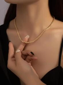 Minimalist Chain Necklace