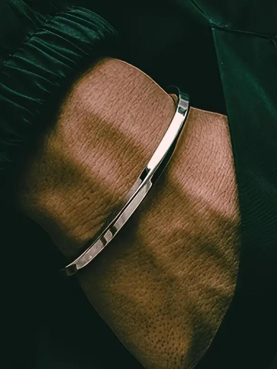 1pc Stainless Steel Mobius Twist Open Bangle Bracelet, Retro Couple Bracelet For Men And Women, Fashion Accessories