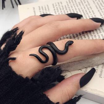 Lady's Gothic Black Snake Shaped Ring, Personalized Vintage Ring For Costume & Clothing Accessory, Halloween Jewelry