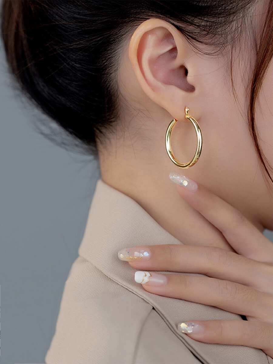 簡單時尚圓形耳環,個性化鈦鋼耳釘適合女士,時尚和多用途 - 金色 - 查看 1