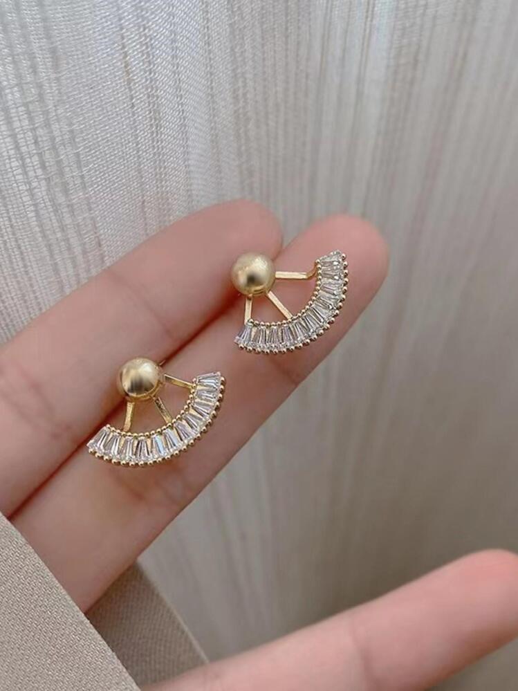 A pair of small and exquisite fan-shaped stud earrings with two stars - Gold - View 1