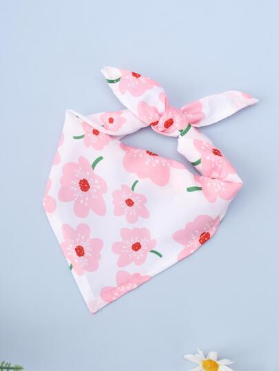 Um cachecol triangular fofo e doce para animais de estimação, babador, adequado para cães e gatos de estimação usarem em casa