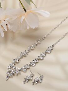 Set de 3 piezas de collar y aretes de mujer plateados en plata con brillantes de colores, adecuado para decoración de bodas, fiestas y Halloween - Plateado - Ver 3
