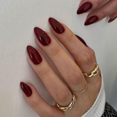 24入組中號閃亮實心色彩全套假指甲，立即提升你的造型，女性和女孩專用，包括1支指甲檔和1張膠帶自行貼式指甲，指甲用品