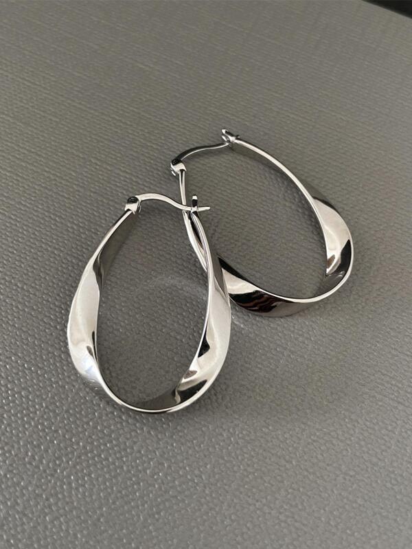 1pair Fashionable Ladies' Twist Mobius Loop Design Simple Earrings