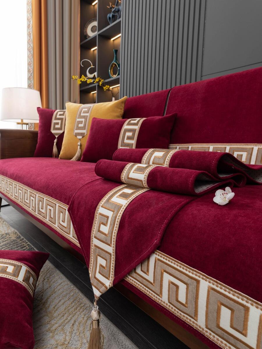 1pc All Seasons Universal Embroidery Pattern Sofa Cushion Cover - Burgundy - View 1